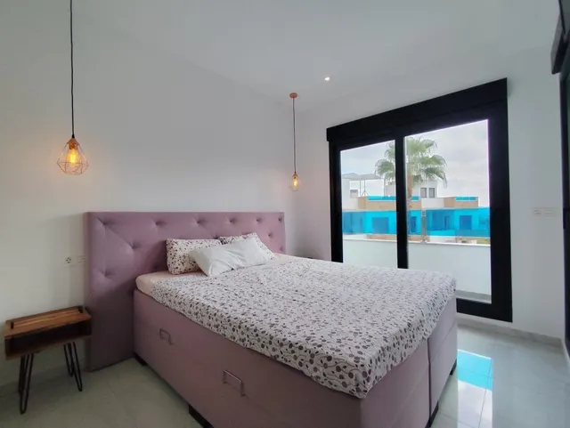 Casa adosada en venta en Bigastro con 3 dormitorios, 3 baños, solárium privado de 39 m2 y piscina comunitaria — 21