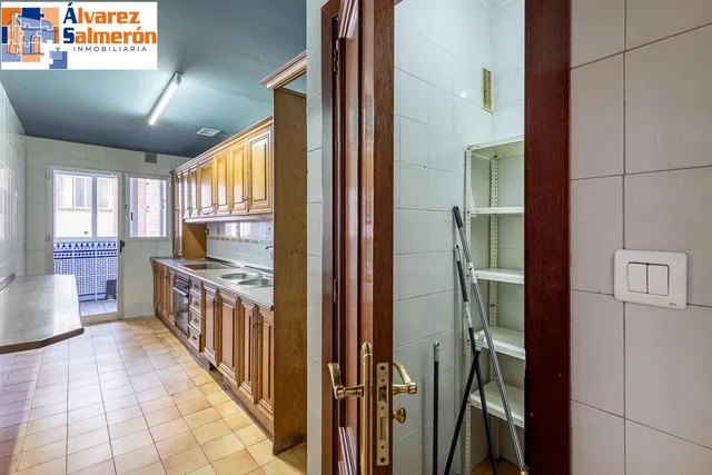 Espacio, luz y comodidad en una vivienda con grandes posibilidades en zona Alcampo — 11