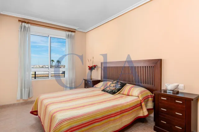 SE VENDE APARTAMENTO / ASCENSOR / TORREVIEJA / ALICANTE — 27