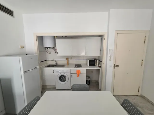 APARTAMENTO EXTERIOR CON ASCENSOR JUNTO AL PARQUE DEL PARLAMENTO — 9