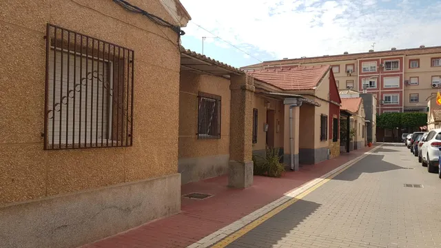Casa SIN AMUEBLAR de tres dormitorios y patio en Vistabella — 27
