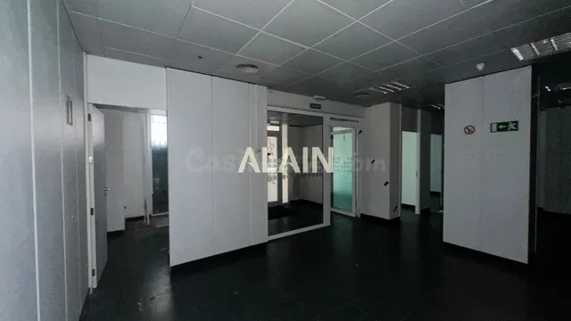 Local comercial de 300 m2 con 10 m de fachada en calle Alboraya — 4