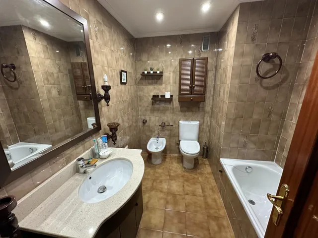 Habitación con escritorio en Avenida de la Paz — TODOS los g - foto 2