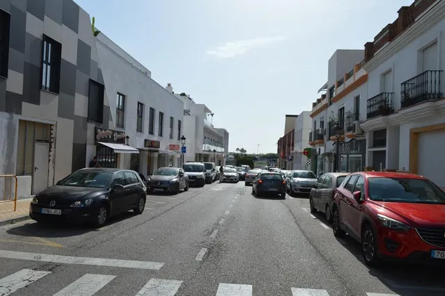GRAN LOCAL COMERCIAL EN CANCELADA, ESTEPONA - foto 4