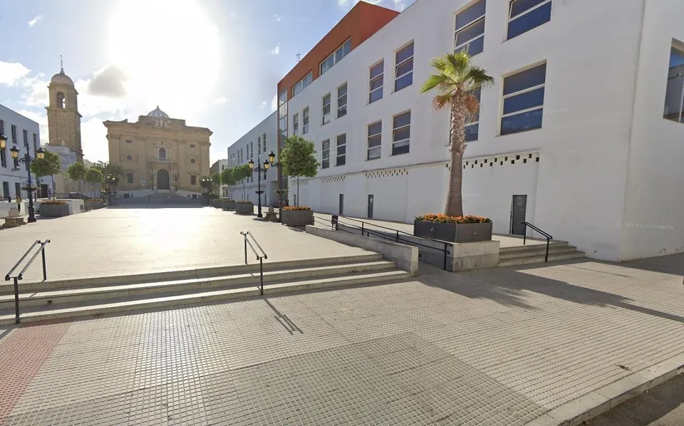 Estupendo solar con proyecto de vivienda en casco histórico de la ciudad