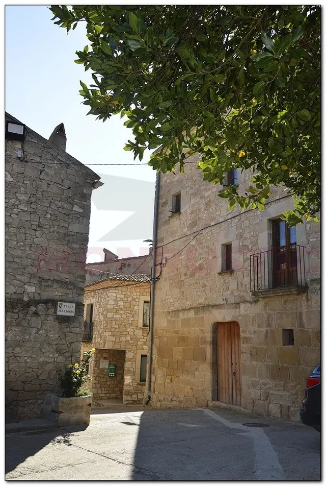 CASA DE PIEDRA ESQUINERA DE 257 M2 PRCTICAMNTE REFORMADA DE PIEDRA, 3 DORMITORIOS SUITES. — 13