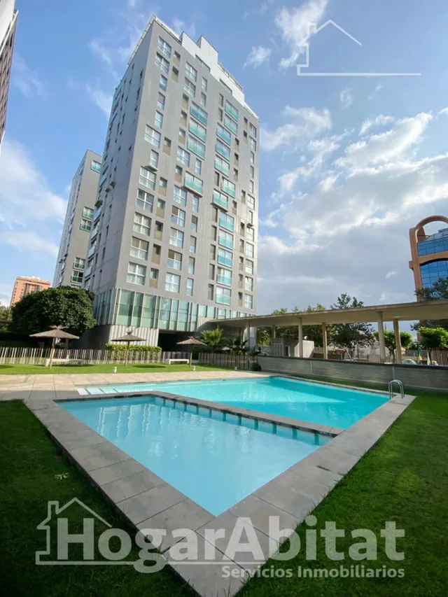 Vive con el confort de un exclusivo residencial con piscina, zonas verdes, garaje y trastero — 11