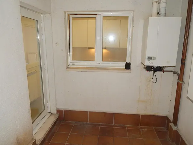 ETXEA vende piso en la Plaza de Castillo, 3 dormitorios, 2 baños, ascensor, 2ª altura — 8