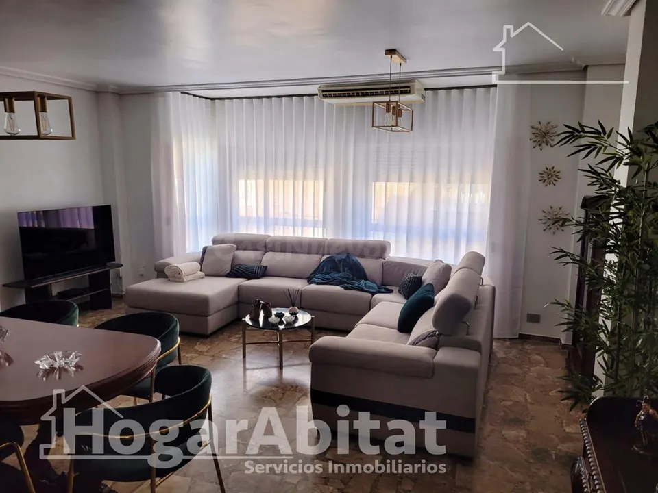 ¡GRAN OPORTUNIDAD, AMPLIO Y EXTERIOR JUNTO AL PUERTO!
