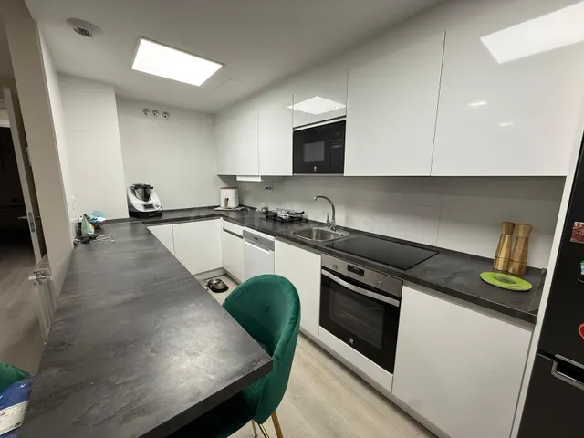 APARTAMENTO CON GARAJE Y TERRAZA EN AVENIDA DE ELVAS - foto 4