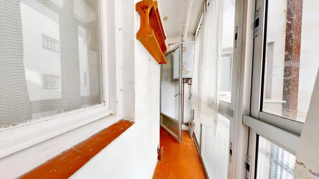 Piso de 65m2. Distribuido en tres dormitorios, salón con terraza, cocina con galería y baño — 16
