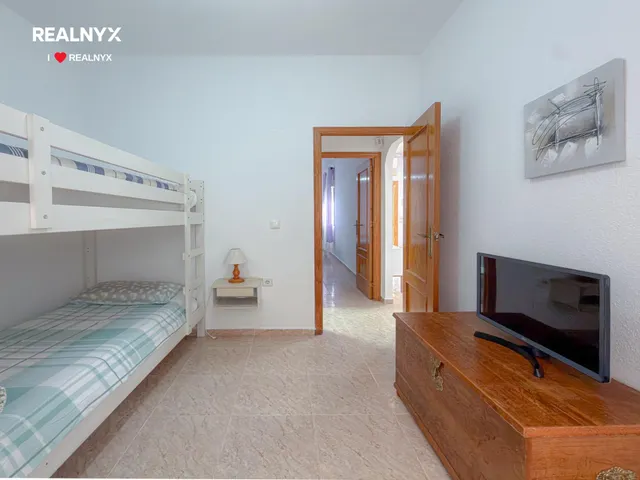 Encantador apartamento tipo bungalow con amplia terraza y licencia turística + Piscina comunitaria + Amplio patio — 19