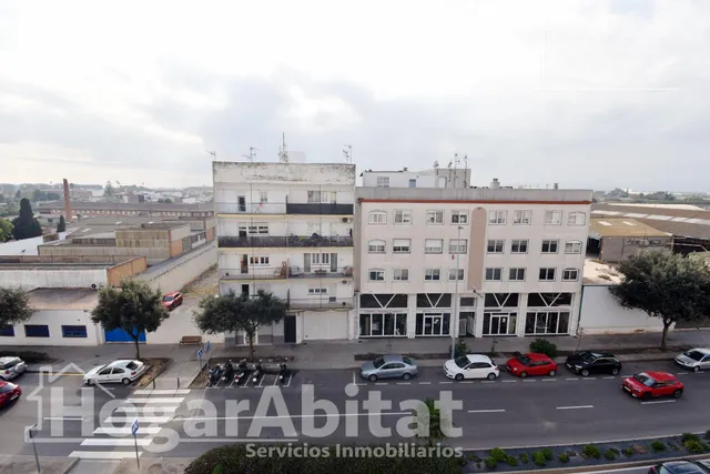 AMPLIO ÁTICO DÚPLEX CON GARAJE Y DOS TERRAZAS SOBRE LA AV DE ALCORA — 43