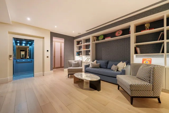 Chalet 5 habitaciones 715m² en venta - La pobla de Vallbona — 46