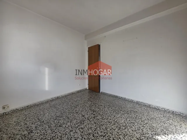 Amplia y luminosa vivienda en venta en la zona de san roque, Ávila — 23