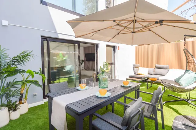 Lujo y sol en Arguineguín: Apartamento céntrico con impresio