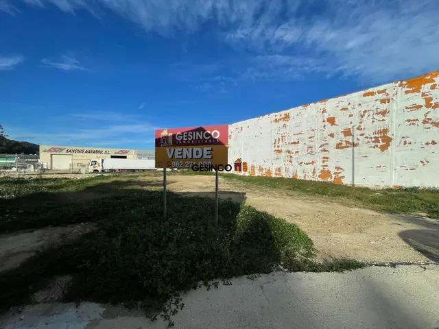 PARCELA DE SUELO INDUSTRIAL EN GENOVÉS — 3