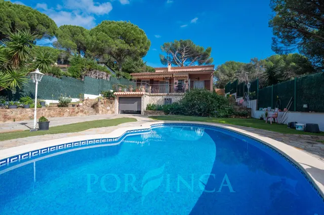 Chalet independiente de una planta con piscina privada en Ma - foto 3