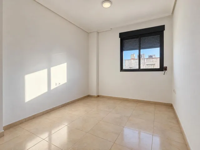 Exclusividad y confort: piso recién reformado a estrenar en finca de solo dos viviendas — 12