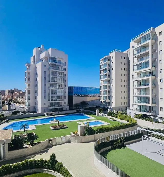 Piso 2 dormitorios en venta - Torrevieja centro — 2