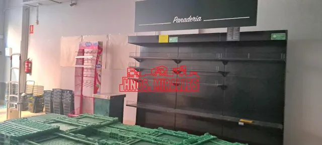 ¡¡ SE ALQUILA INTERESANTE LOCAL IDEAL PARA SUPERMERCADO U HOSTELERIA EN GENERAL!! — 9