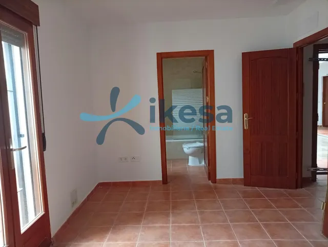 Oficina en Venta en el Encantador Albaicín de Granada — 10