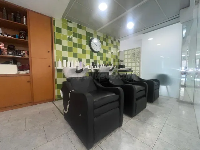 Gran oportunidad local de 139 metros en Valdeolleros - foto 4