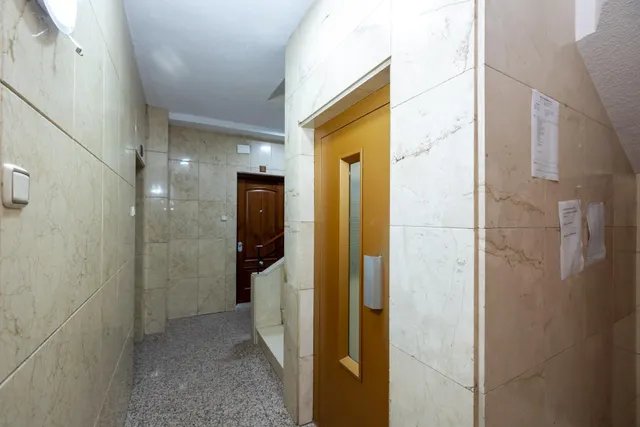 ESPECTACULAR PISO DE 4 DORMITORIOS EN PEDRO ANTONIO DE ALARCÓN 9 — 34