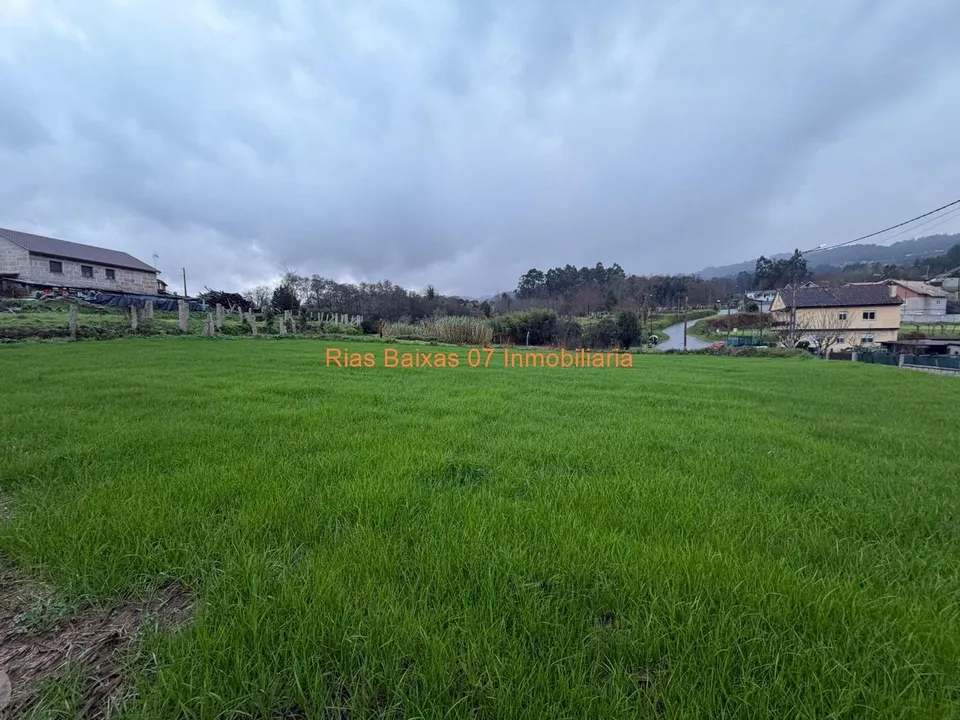 REF 4257 SOLAR LLANO 942m2 ZONA SANGUIÑEDA ( MOS )