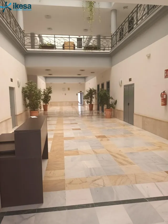 Venta de Comercial + Oficina en Mairena del Aljarafe - PISA - foto 2