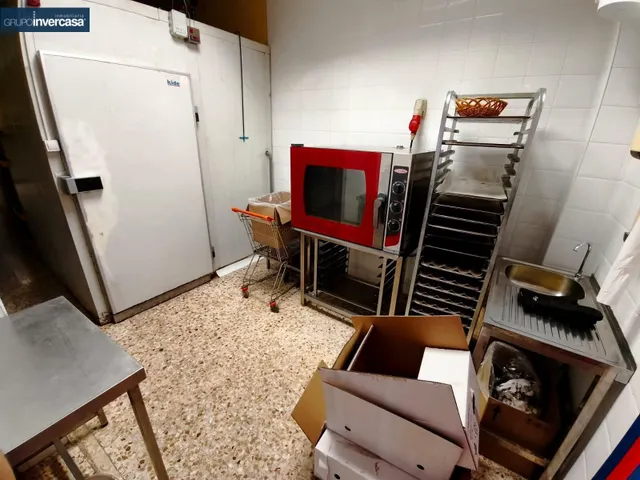 Gran local comercial de 261 m2 situado en zona céntrica de Vilamarxant (Valencia). — 23