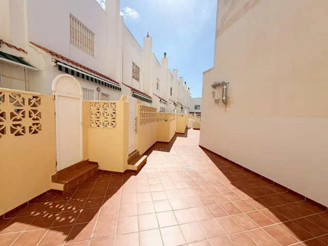 ️ TRIPLEX EN EL TOYO – RETAMAR  El privilegio de vivir junto al mar  96 m2 const.  Garaje privado incluido en el precio — 40