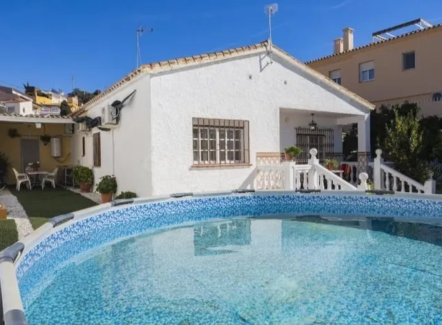 ¡Oportunidad Única en Puerto de la Torre! Casa de una sola p - foto 3