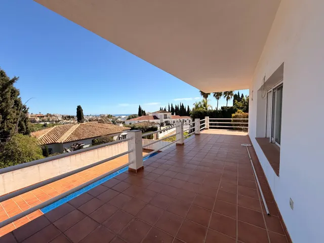 DOS CHALETS INDEPENDIENTES CON VISTAS AL MAR Y A LA MONTAÑA  - foto 4