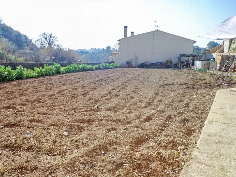 Terreno urbano de (582m2) Piera, El Raval ideal inversionistas