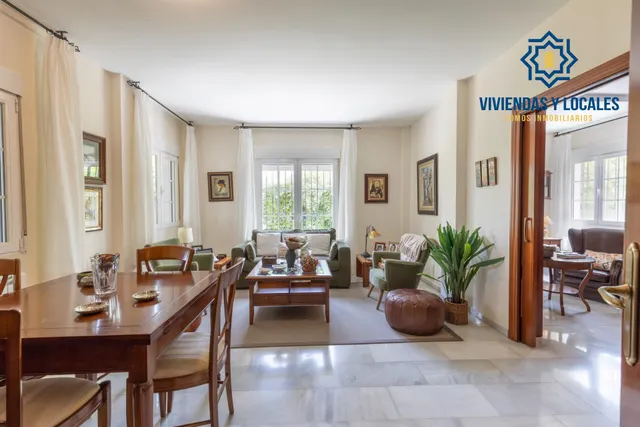 Chalet pareado con piscina, jardín y bonitas vistas a Granada en La Zubia — 9