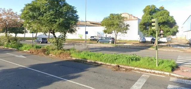 Excepcional solar industrial de aproximadamente 2,500 m2