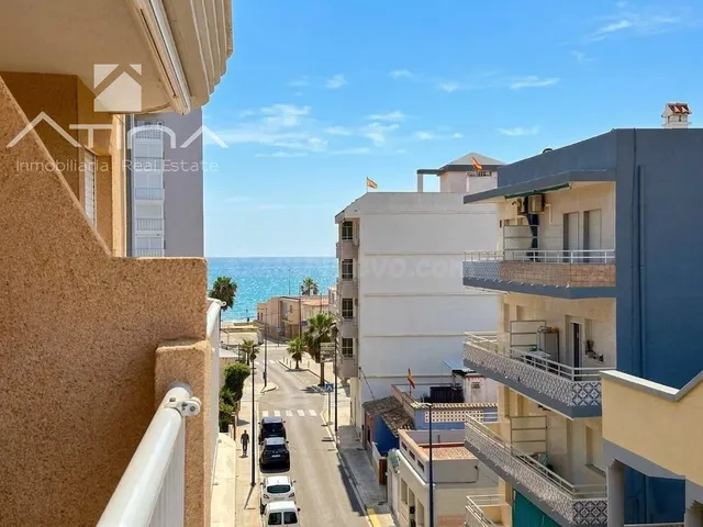 Apartamento con vistas al mar situado en 3ª línea playa Mira