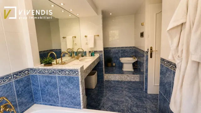 CASA EN VENTA - CIUTAT JARDÍ — 21