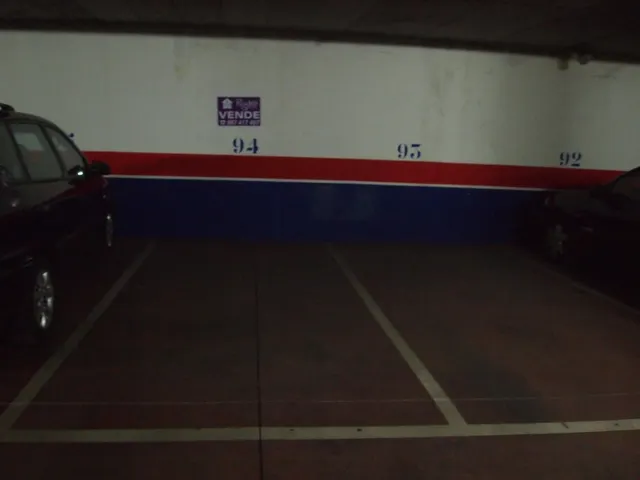 OPORTUNIDAD, COCHERAS EN EL PARKING DE LA AVENIDA DE COMPOSTILLA — 7