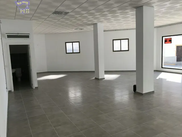 VENTA LOCAL COMERCIAL EN ZONA DE LAS CANTERAS — 3