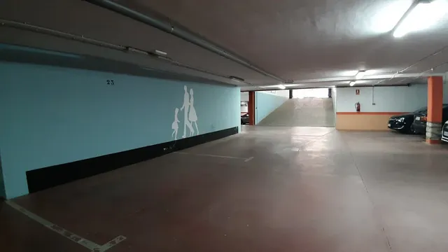 APARTAMENTO SEMINUEVO, CÉNTRICO CON PISCINA COMUNITARIA, AIRE ACONDICIONADO Y PLAZA DE GARAJE — 10