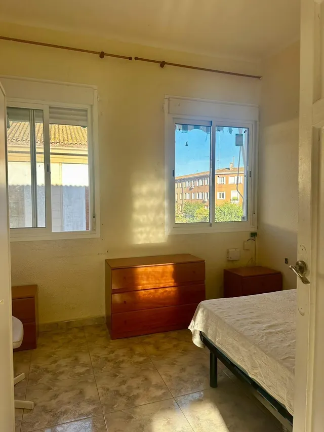 Oportunidad Única en València: Acogedor Piso de 3 habitaciones — 7