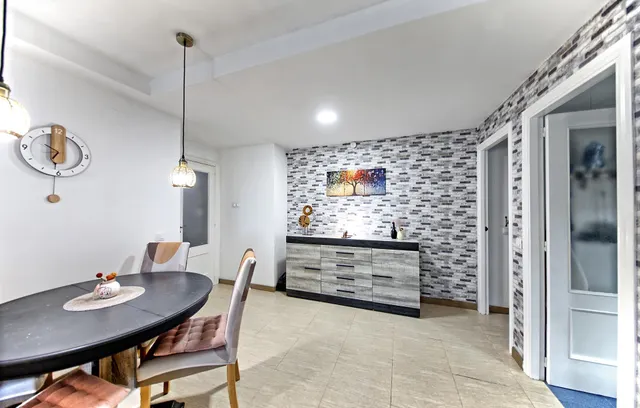 PISO CON VISTAS! TERRAZA INCREIBLE. 3 HB, PLAZA DE GARAJE y TRASTERO. — 11