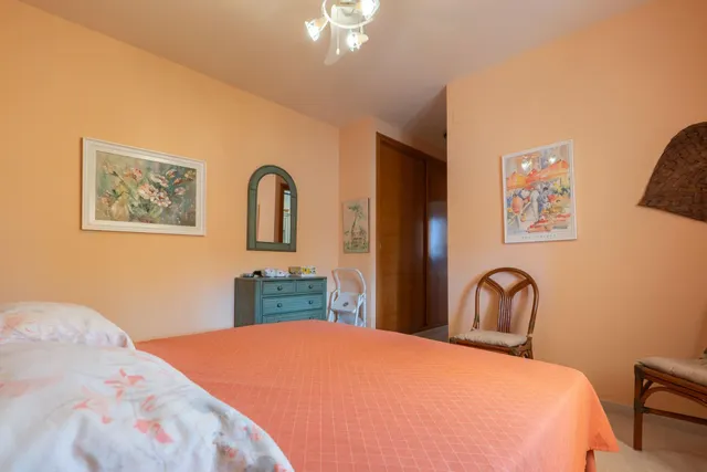 Casa en Riumar con parcela de 600 m2, piscina, garaje, jardín y parking para dos coches — 16