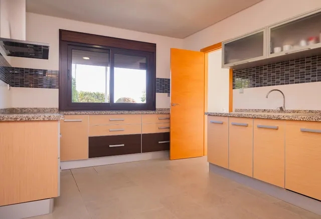 Exclusiva casa de lujo con piscina privada en un entorno tranquilo y selecto — 48