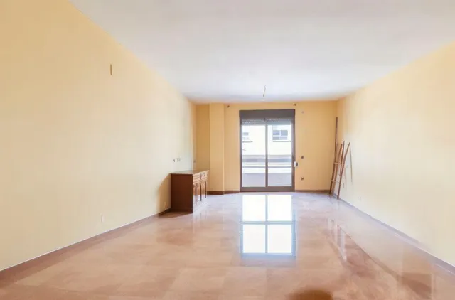 FINCA CON POSIBILIDAD DE DOS PISOS PARA RENTABILIDAD! - foto 3