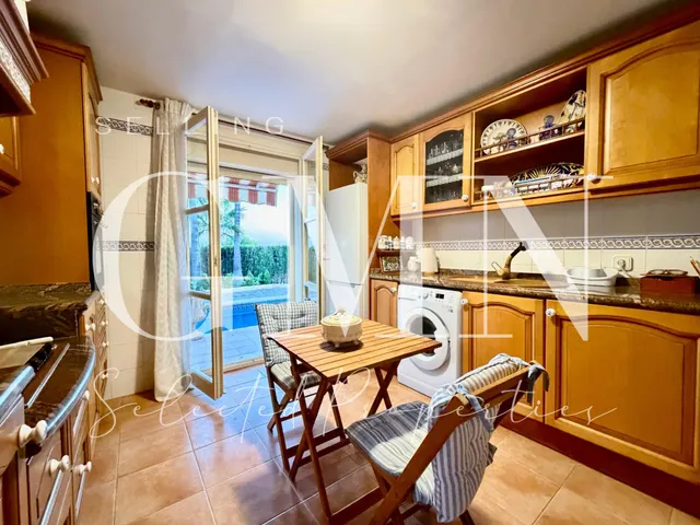 Un pequeño palacete con vistas al mar mediterráneo en Finestrat — 33
