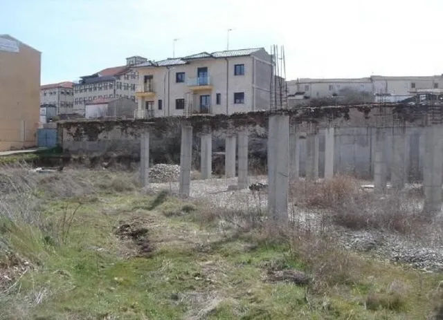 Urbis te ofrece una parcela urbana en venta en Guijuelo, Sal - foto 2