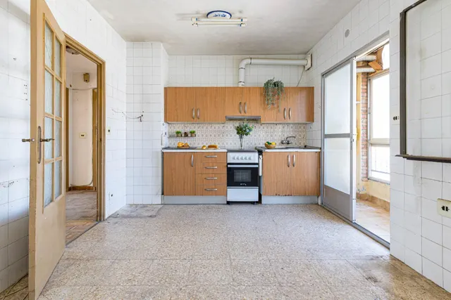 Piso para reformar con garaje junto a La Condomina — 8